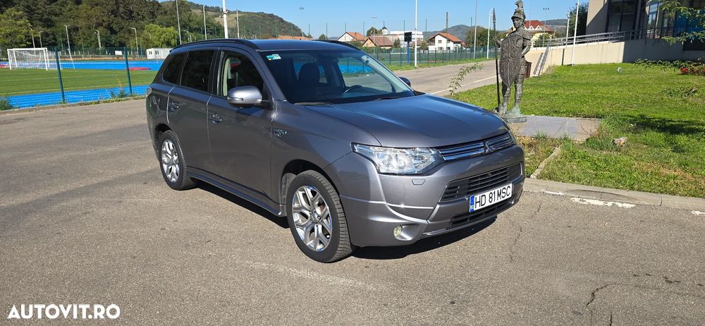Mitsubishi Outlander - 37