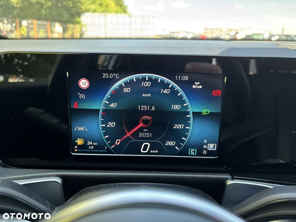 Mercedes-Benz GLB 250 4-Matic 8G-DCT - 24