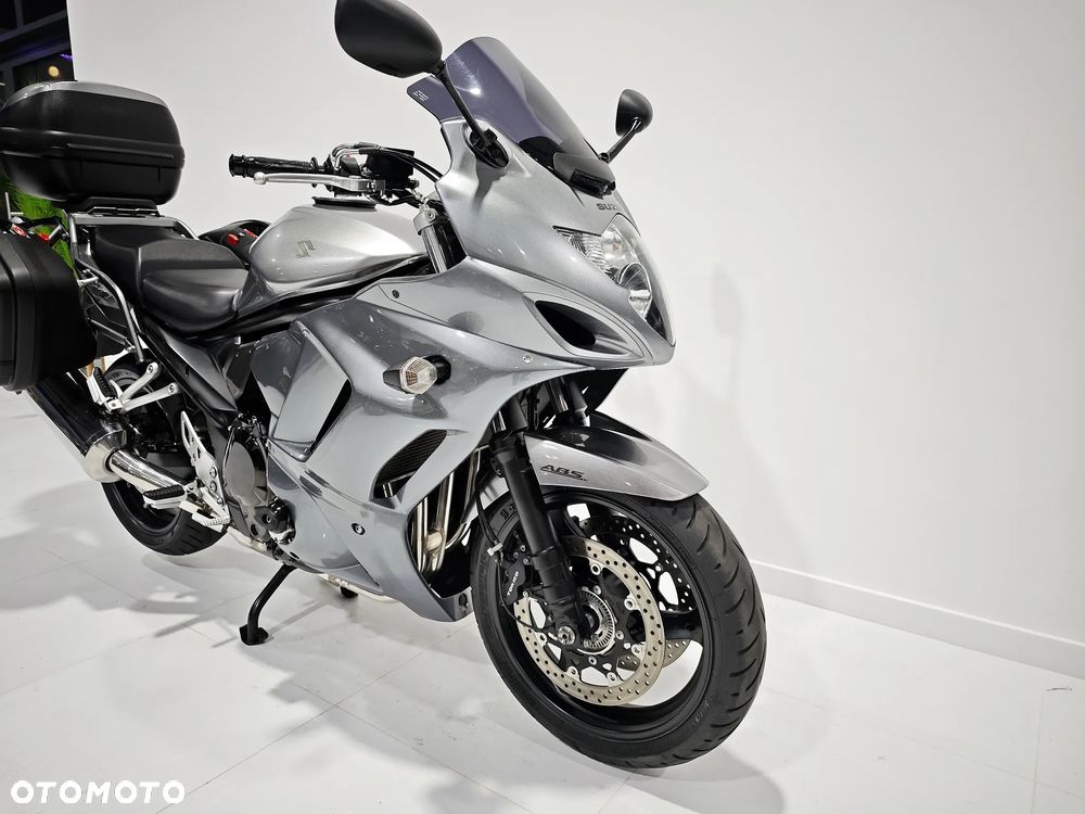 Suzuki GSX - 7