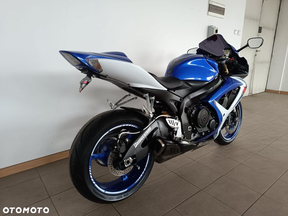 Suzuki GSX-R - 6
