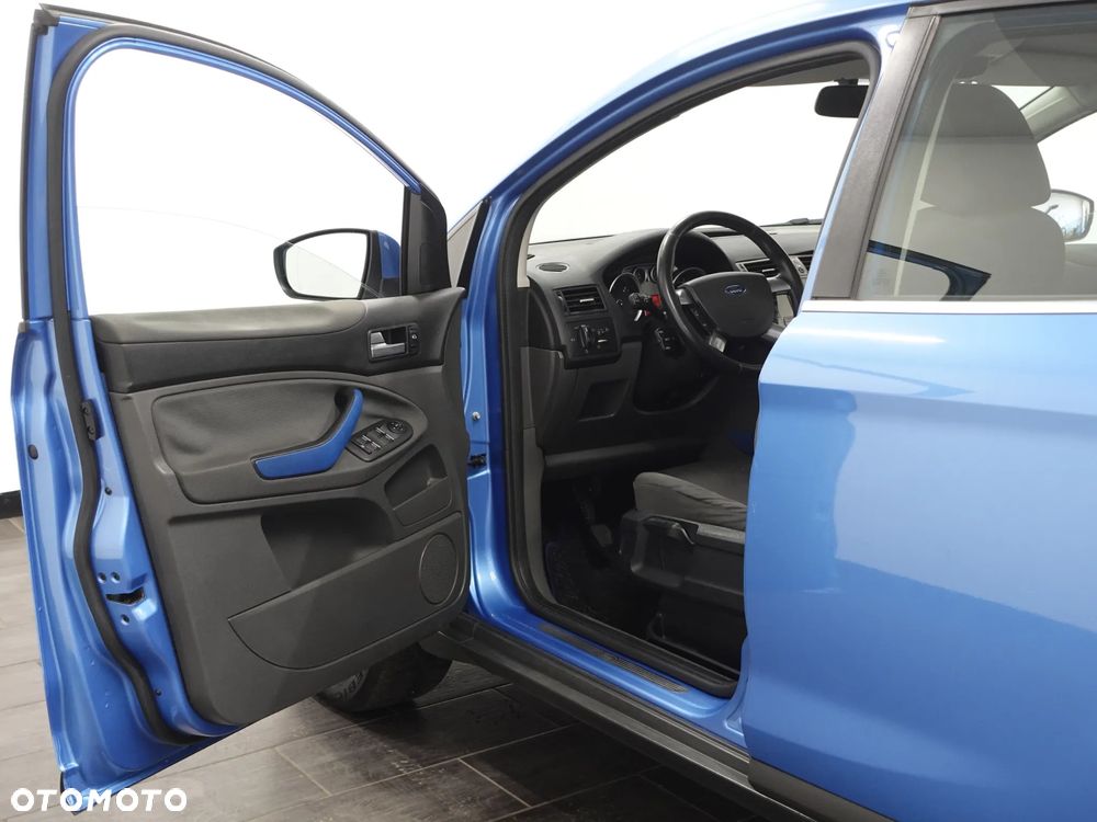 Ford Kuga 2.0 TDCi 2x4 Titanium - 16