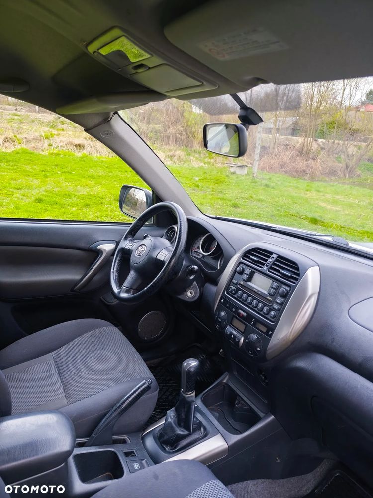 Toyota RAV4 D-4D 4x4 - 8