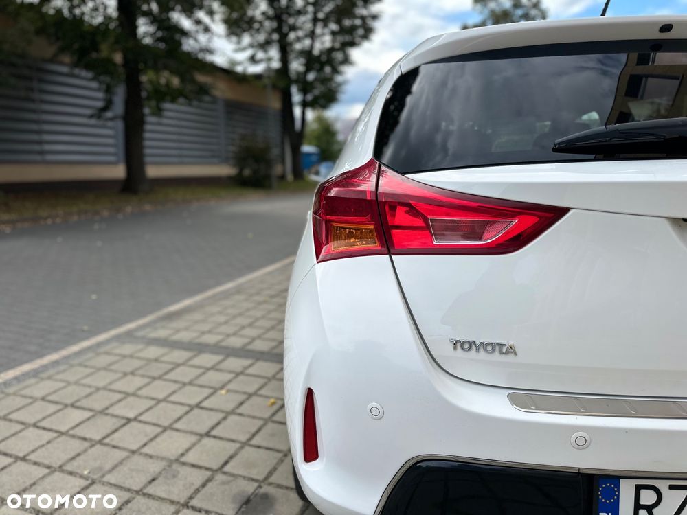 Toyota Auris 1.8 HSD Luna - 12