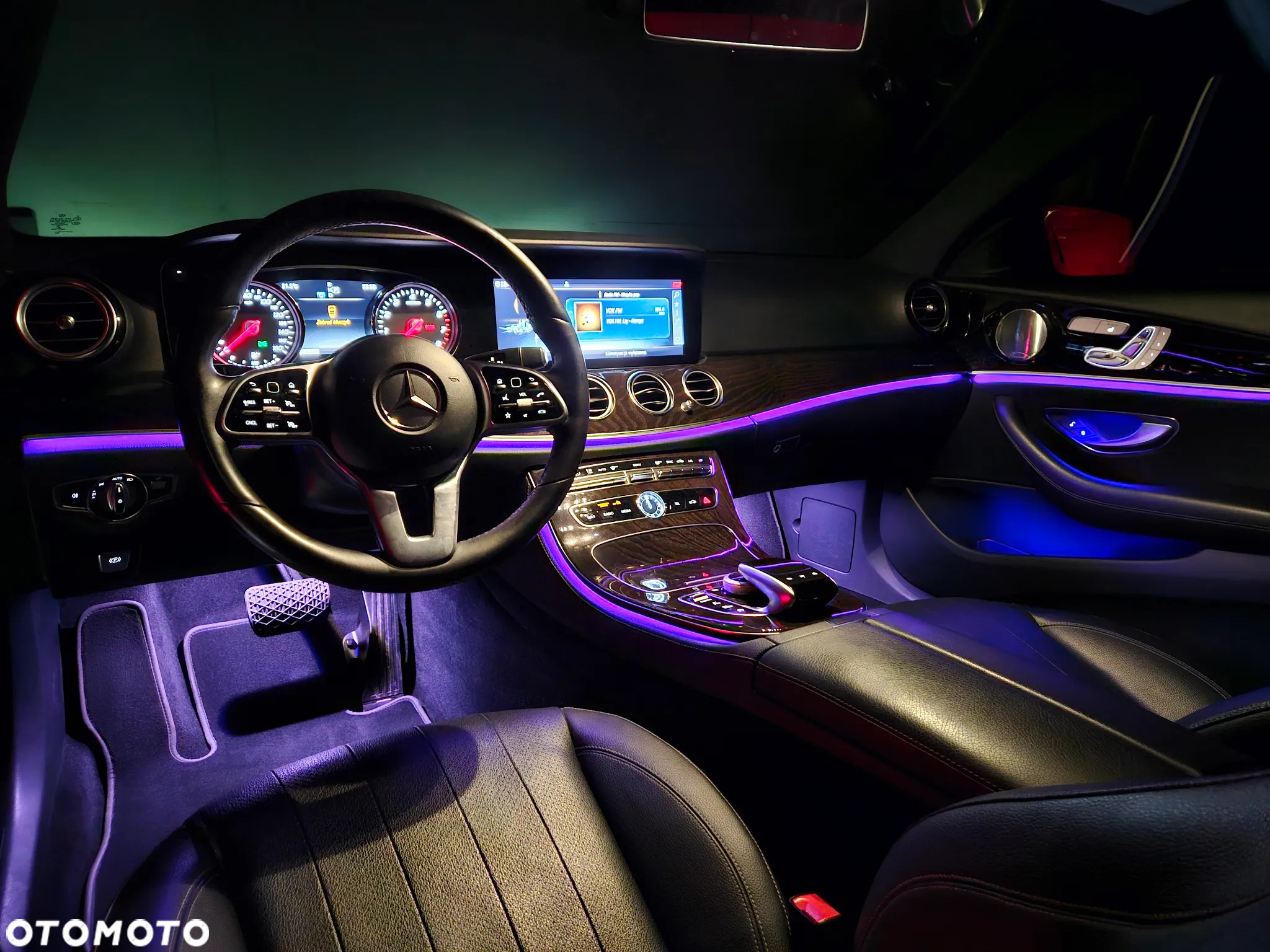 Mercedes-Benz Klasa E 300 9G-TRONIC AMG Line - 31