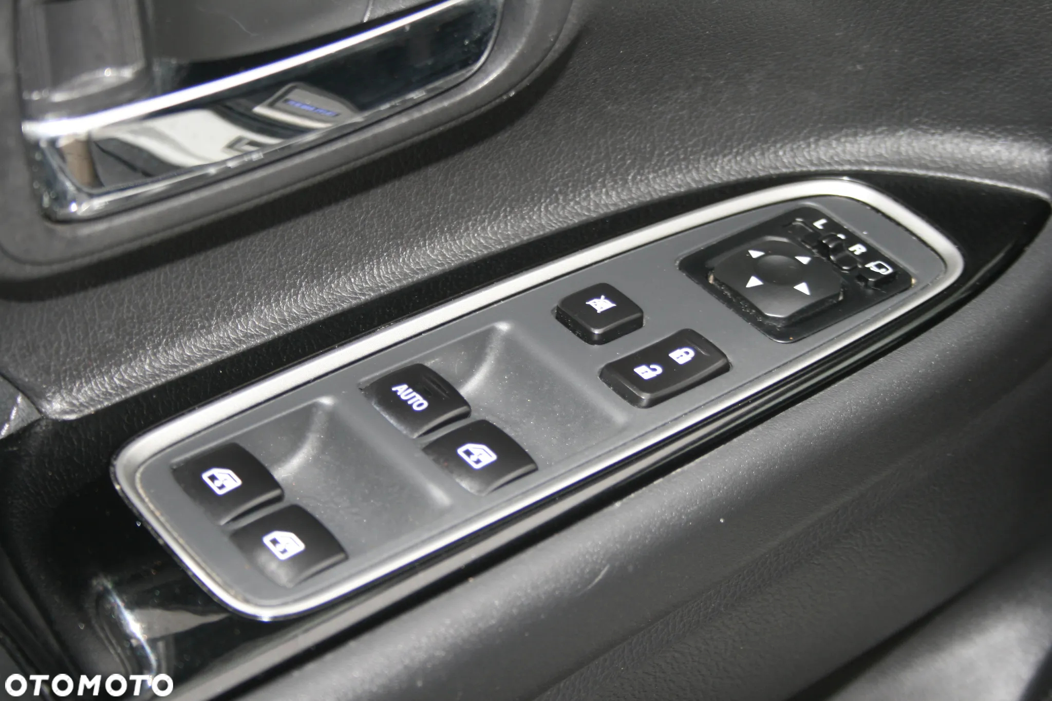 Mitsubishi Outlander 2.2 DID Intense + 4WD - 6