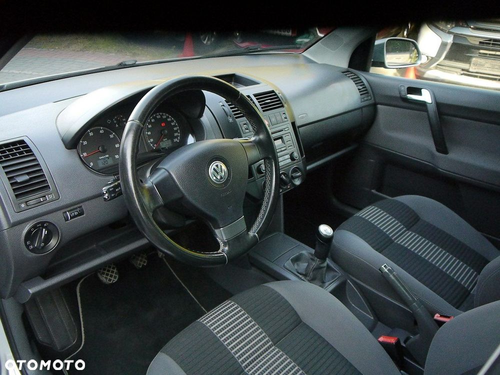 Volkswagen Polo 1.2 MATCH - 24
