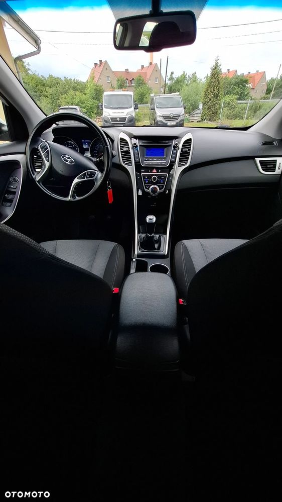 Hyundai i30 blue 1.4 YES Silver - 32