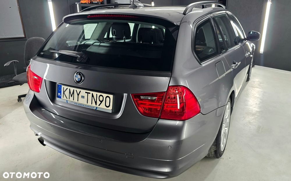 BMW Seria 3 318i - 14