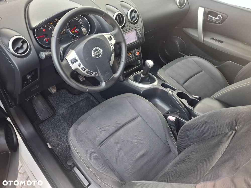 Nissan Qashqai 1.6 visia - 32