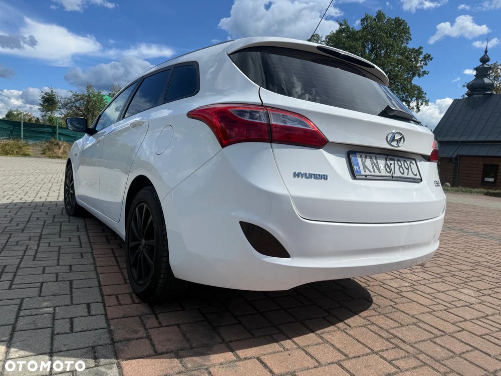 Hyundai i30 blue 1.6 CRDi YES Gold - 5