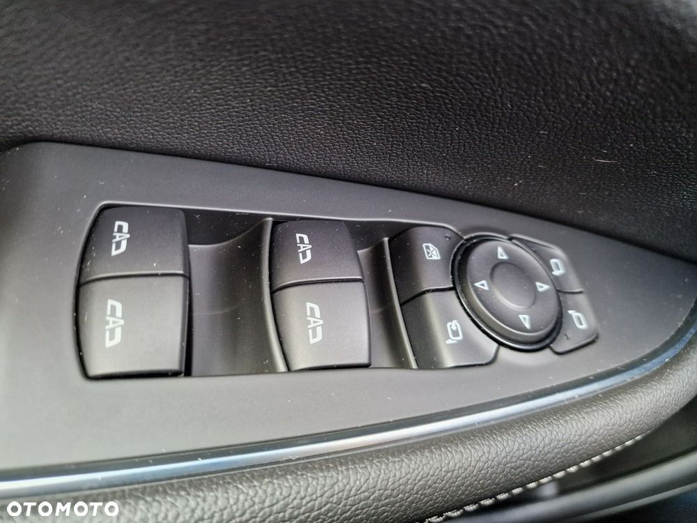 Opel Insignia - 32