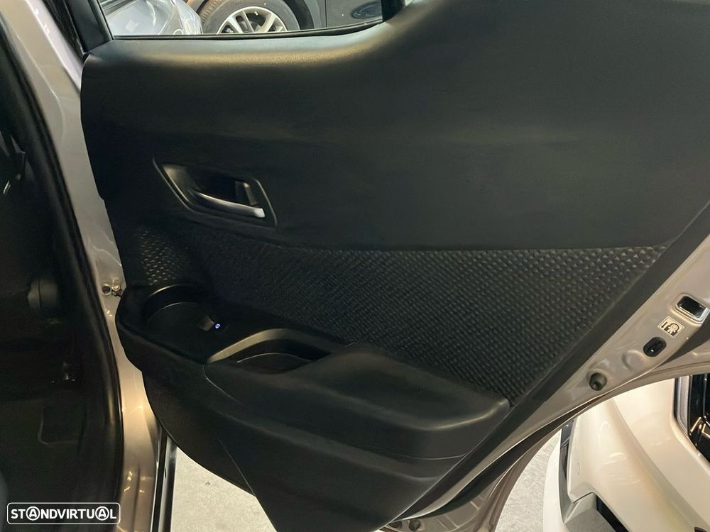 Toyota C-HR 1.8 HSD Comfort - 23