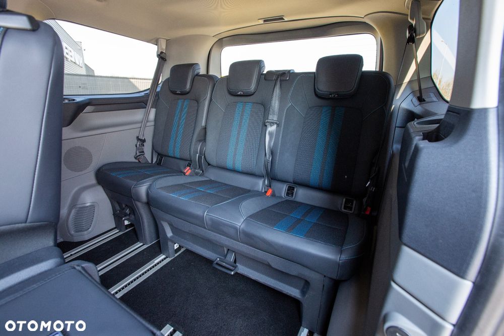 Ford Tourneo Custom - 9
