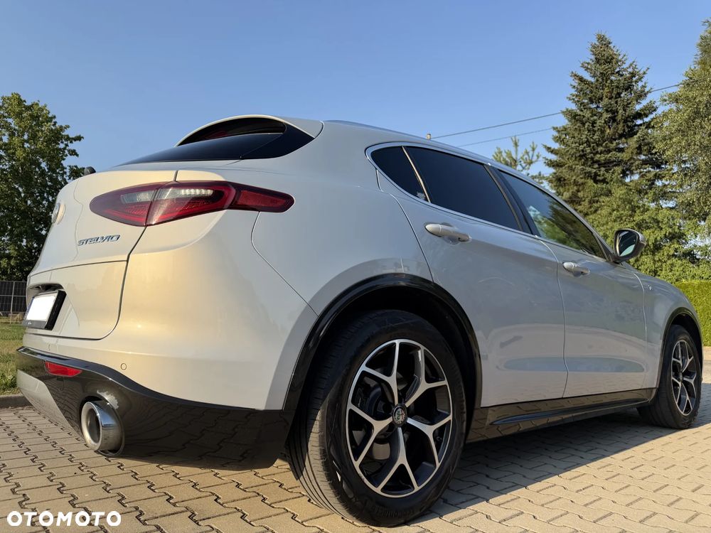 Alfa Romeo Stelvio 2.0 Turbo TI Q4 - 15