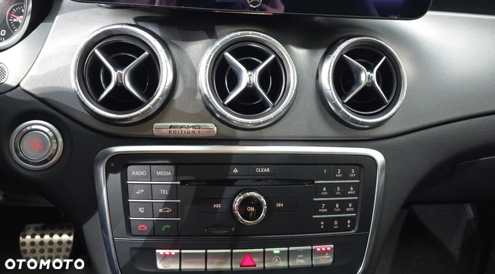 Mercedes-Benz CLA - 22
