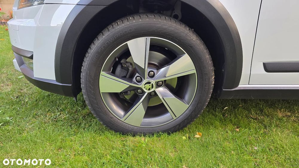 Skoda Octavia Scout 2.0 TDI 4x4 DSG - 19