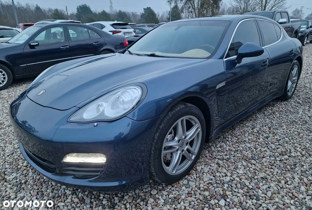 Porsche Panamera - 1