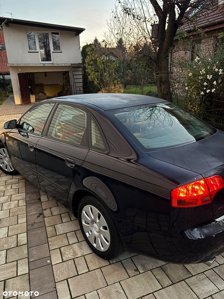 Audi A4 Limousine - 16