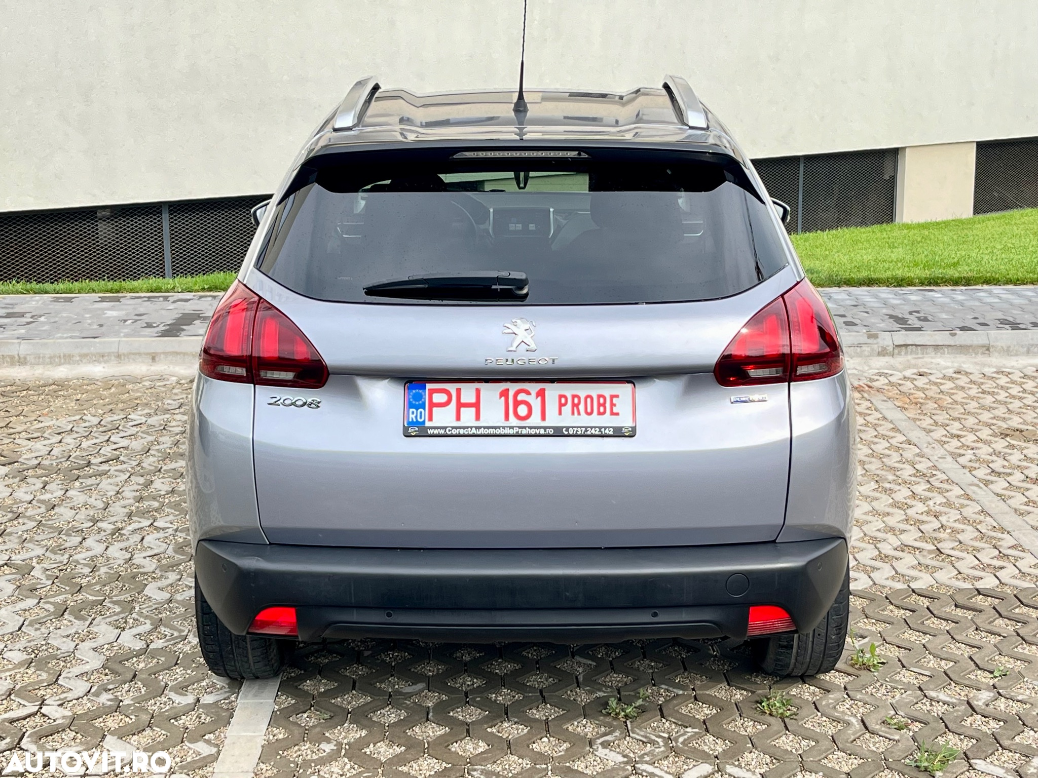 Peugeot 2008 - 4