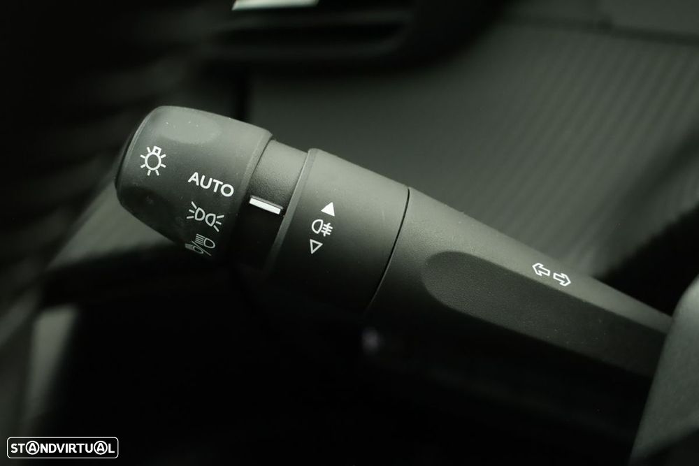 Peugeot 2008 1.2 PureTech Allure - 16
