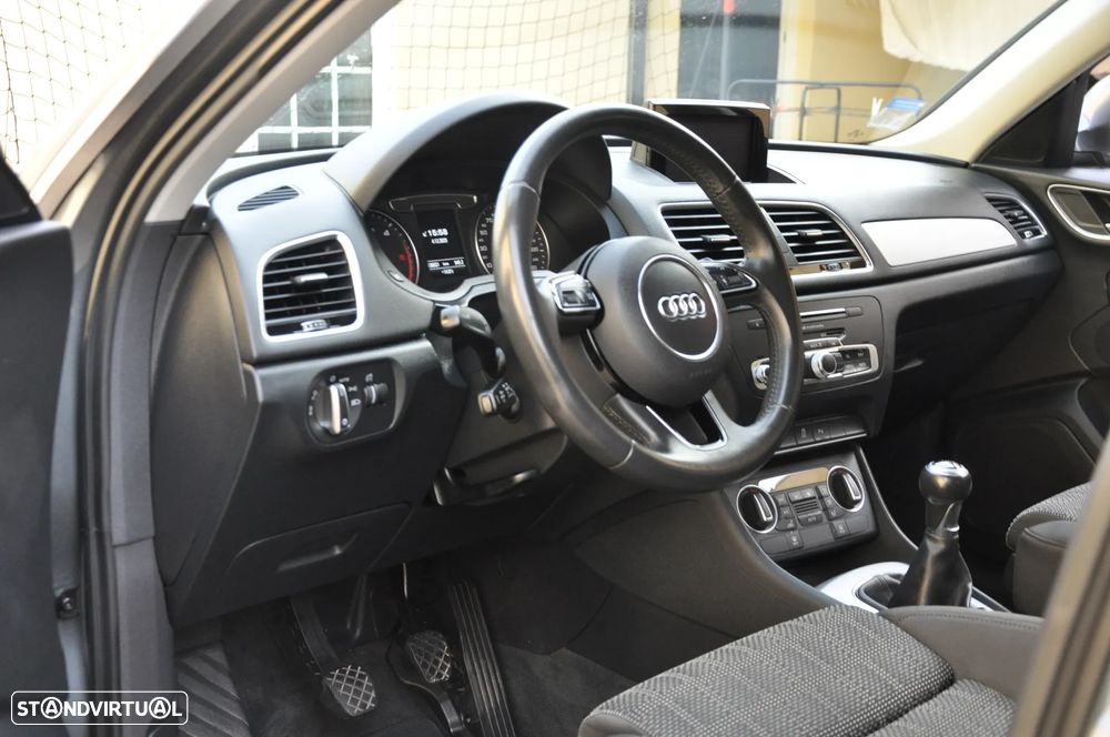 Audi Q3 2.0 TDI S-line - 39