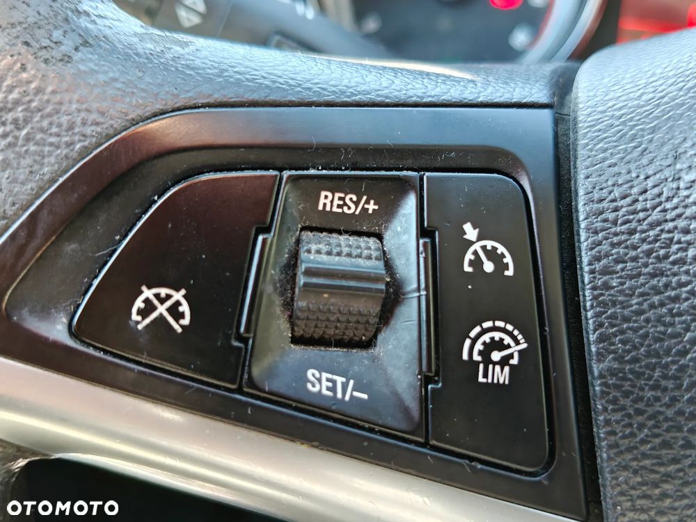 Opel Astra 1.6 Sport - 22