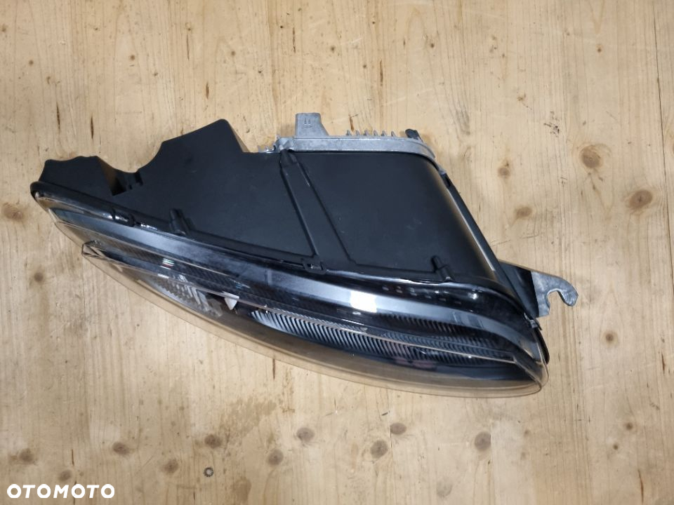 Aston Martin Lampa przednia prawa Vantage  ky63-13w029-bd - 4