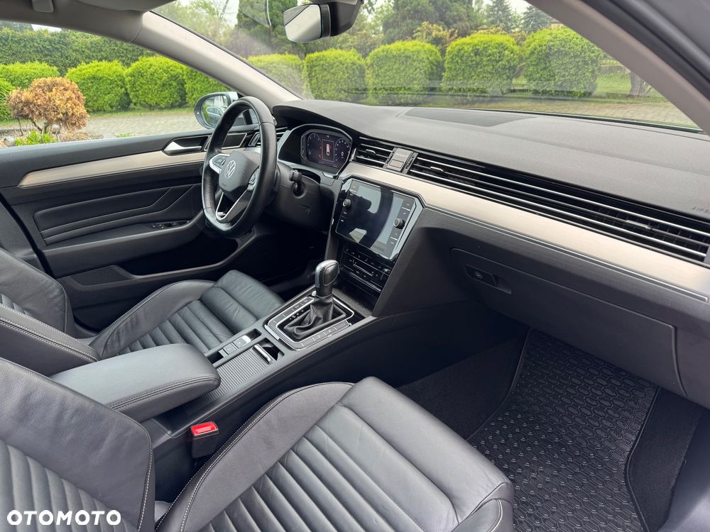 Volkswagen Passat Variant 2.0 TDI EVO Elegance DSG - 13