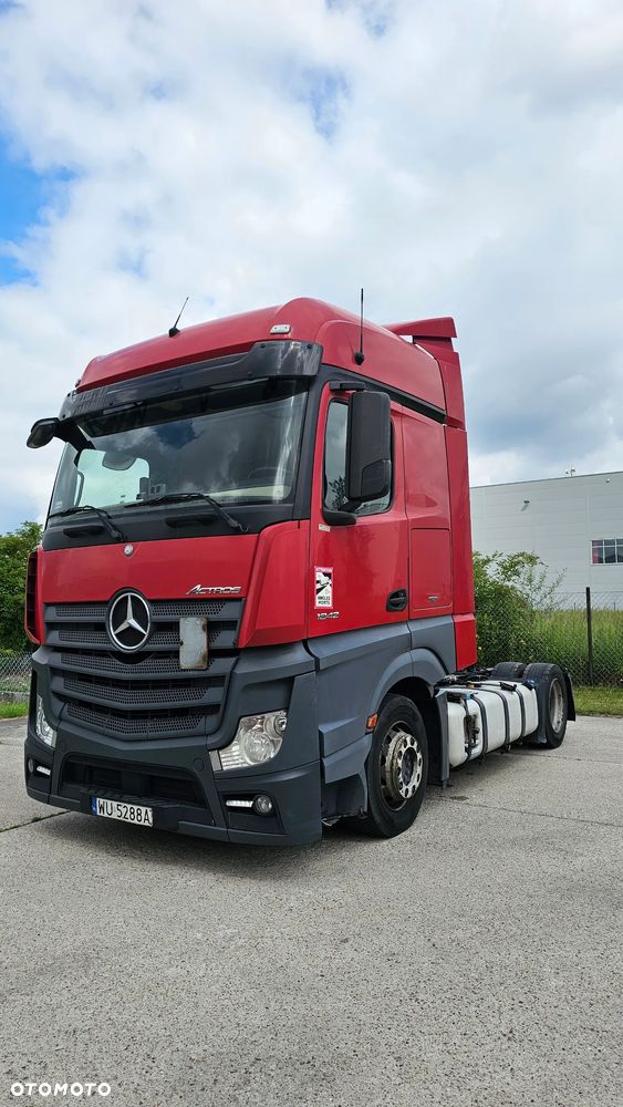 Mercedes-Benz Actros - 3