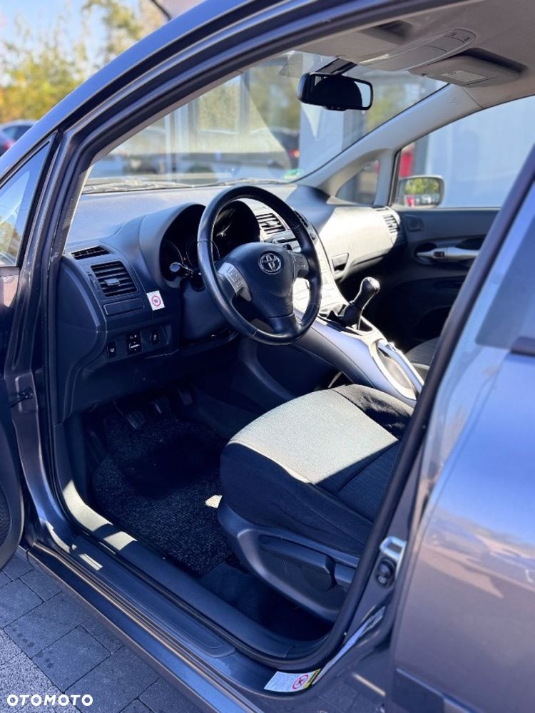 Toyota Auris - 13