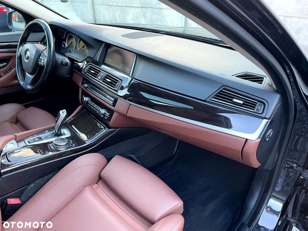BMW Seria 5 520d xDrive - 27