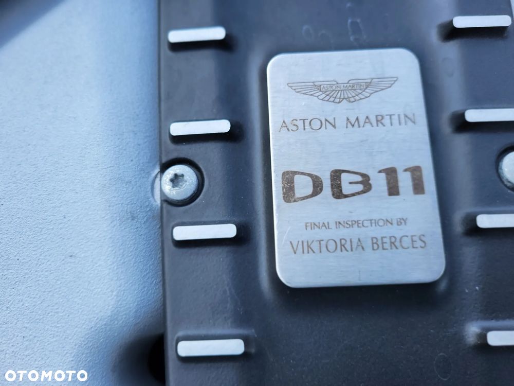 Aston Martin DB11 Launch Edition - 32