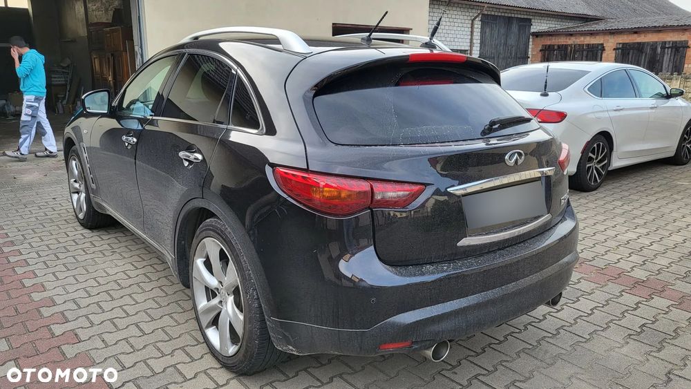 Infiniti FX - 4
