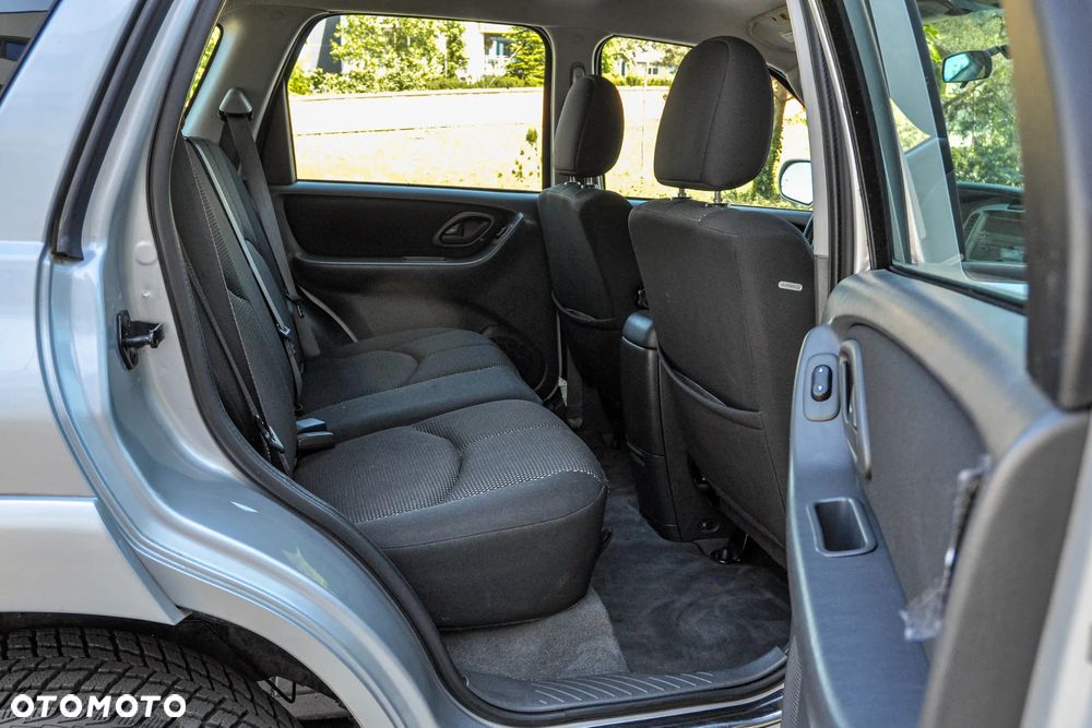 Mazda Tribute - 12