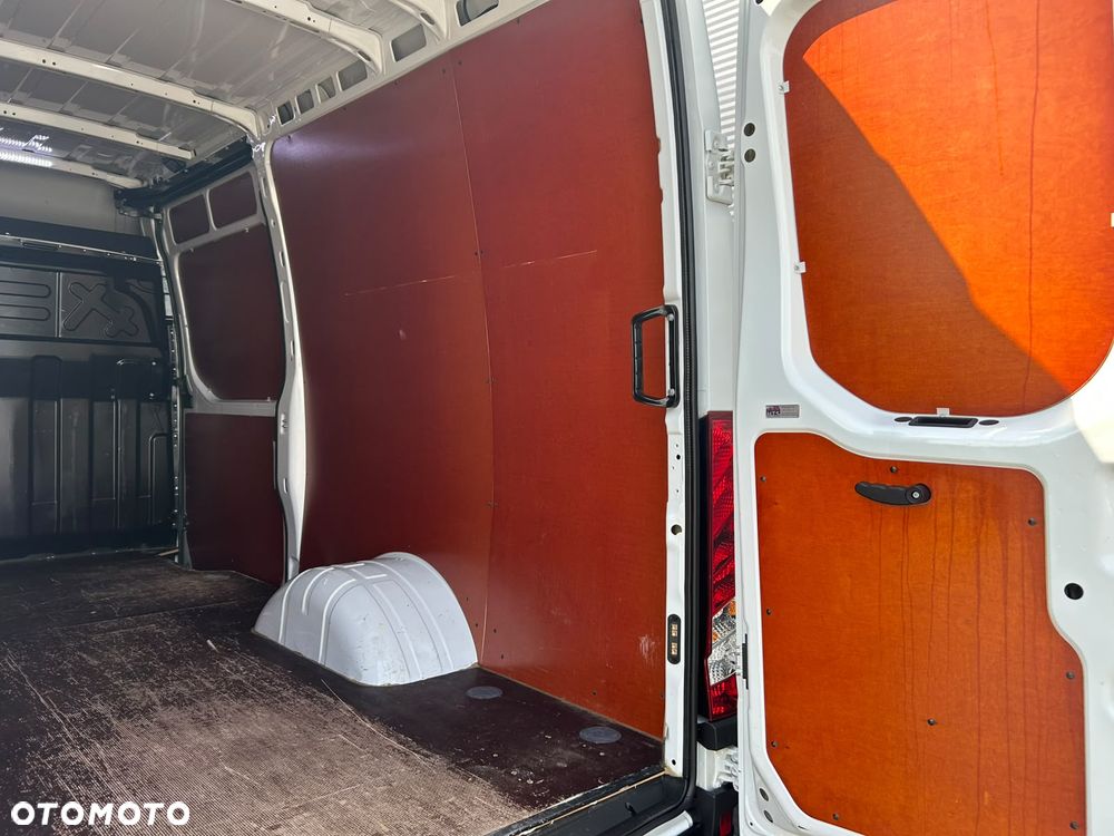 Iveco Daily 35C18 3.0 HPI L3H2 Średniak **Tylko 54tyś. km.**KLIMA**Hak 3,5t.**NA BLIŹNIAKACH**Sprowadzony**2018R** - 10
