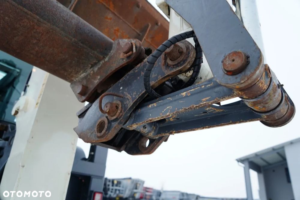 Terex TLB 990 /  KOPARKO-ŁADOWARKA / KOMPLET ŁYŻEK /  3 300  MTH / - 25