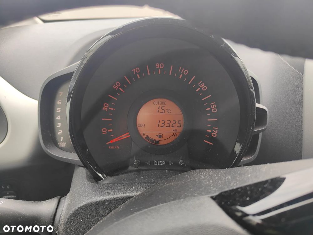 Toyota Aygo x-play touch - 10