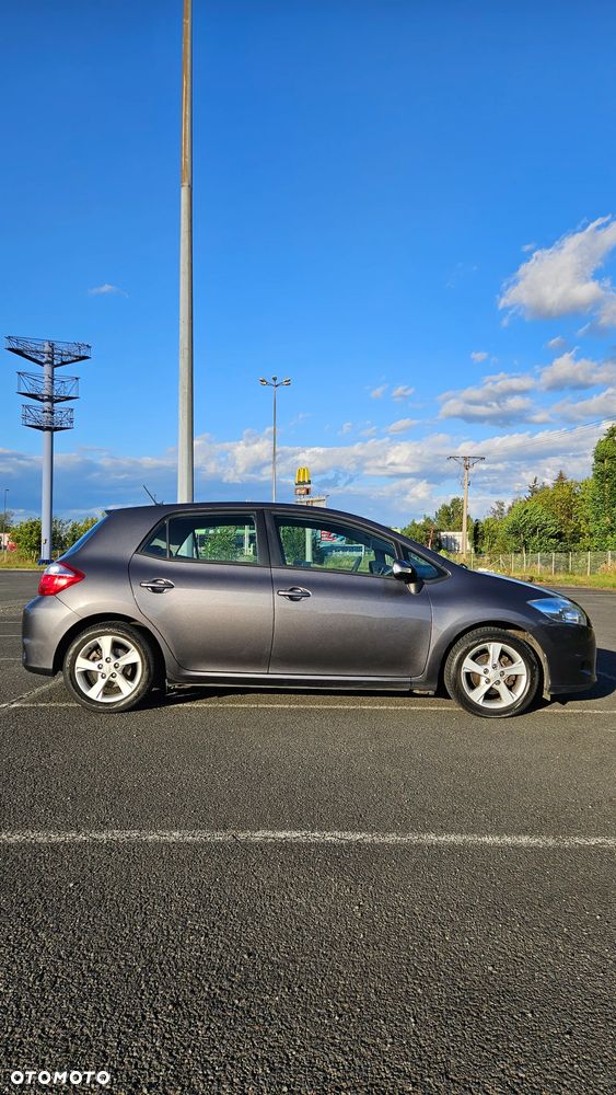 Toyota Auris 1.6 Premium - 11