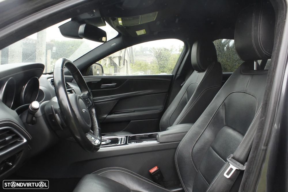 Jaguar XE 2.0 D R-Sport Aut. - 10