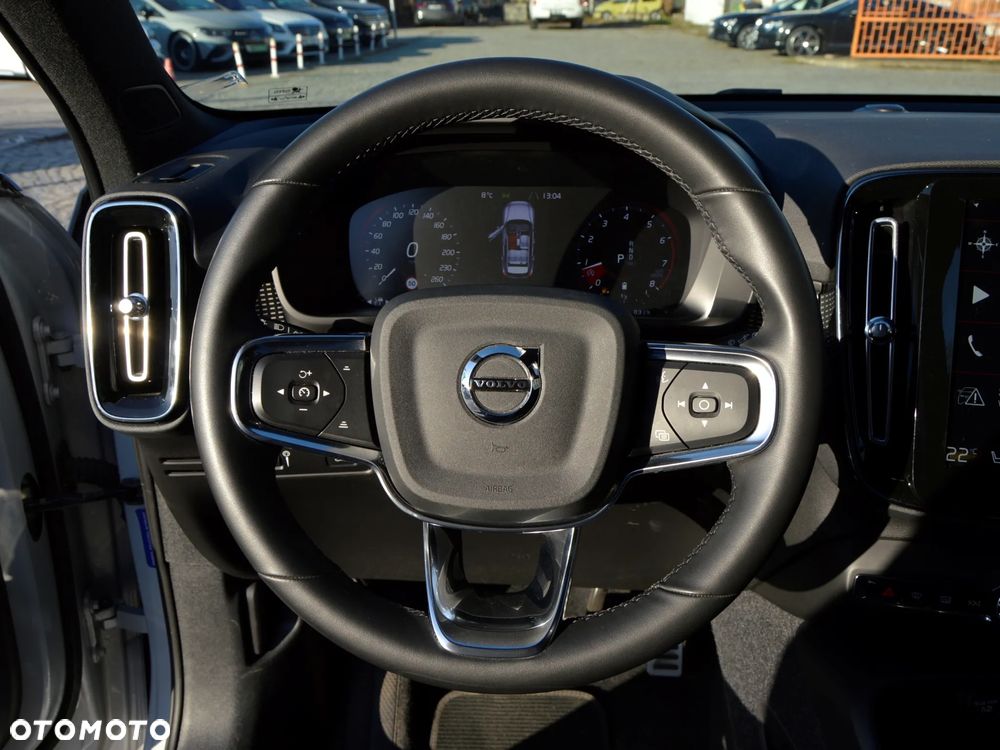 Volvo XC 40 B4 Plus Dark - 9