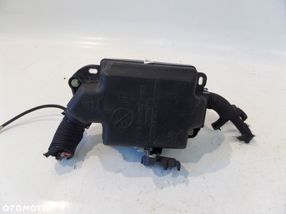 FIAT BRAVO 1.4 MTA SKRZYNKA BEZPIECZNIKÓW - 2