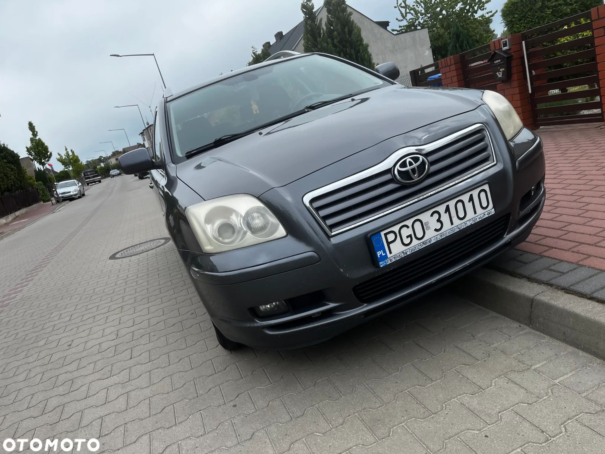 Toyota Avensis - 1