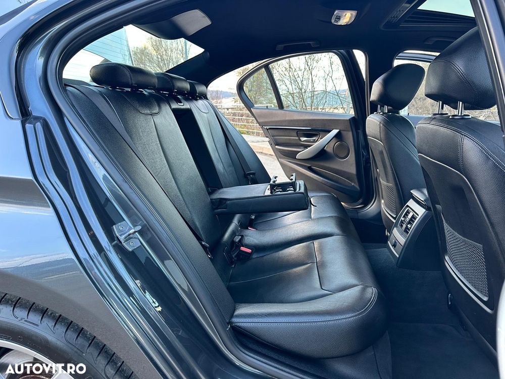 BMW Seria 3 318d Aut. M Sport - 23