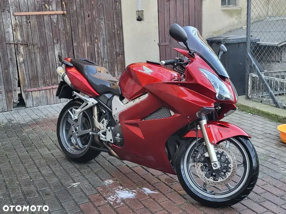 Honda VFR - 2