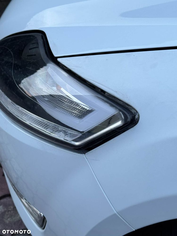 Ford Mondeo 2.0 Ghia - 12