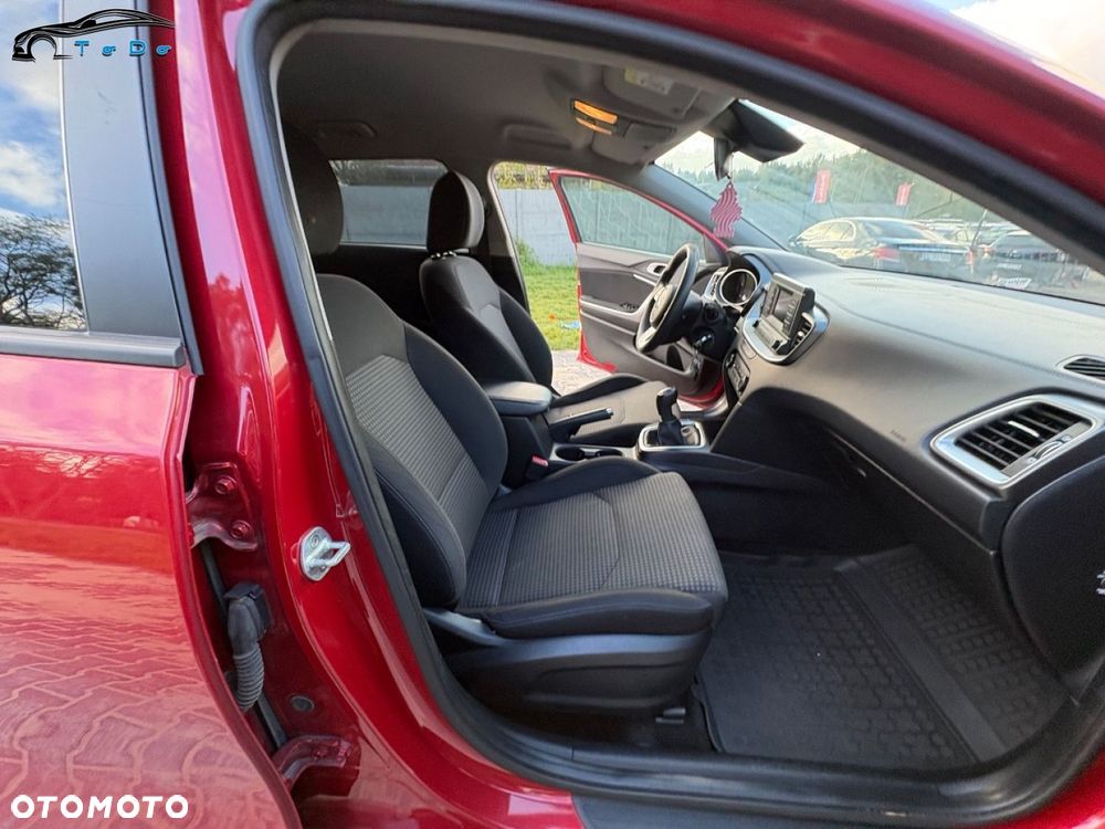Kia Ceed 1.4 L Business Line Plus - 28