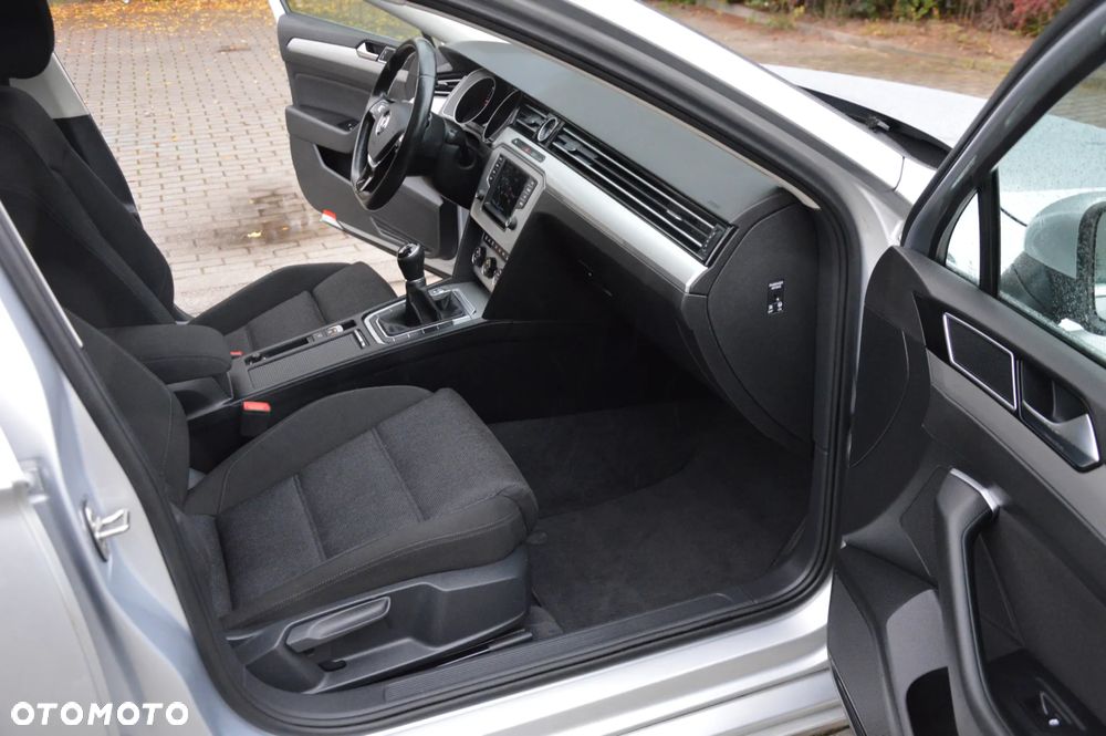 Volkswagen Passat 2.0 TDI BMT Comfortline - 12