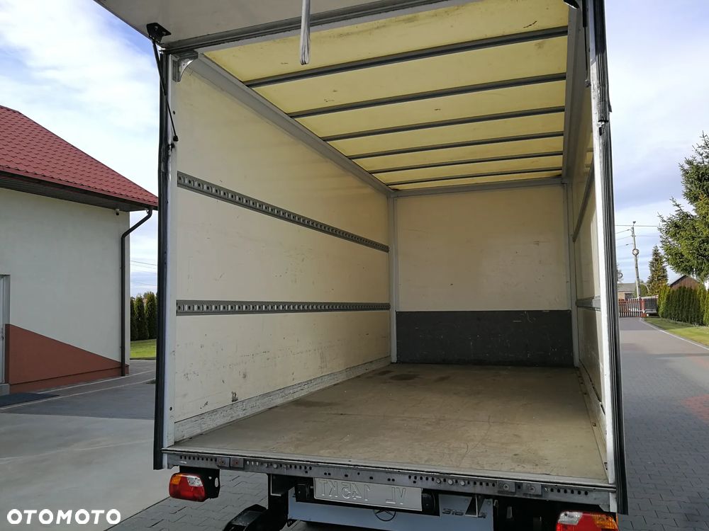 Mercedes-Benz Sprinter - 9