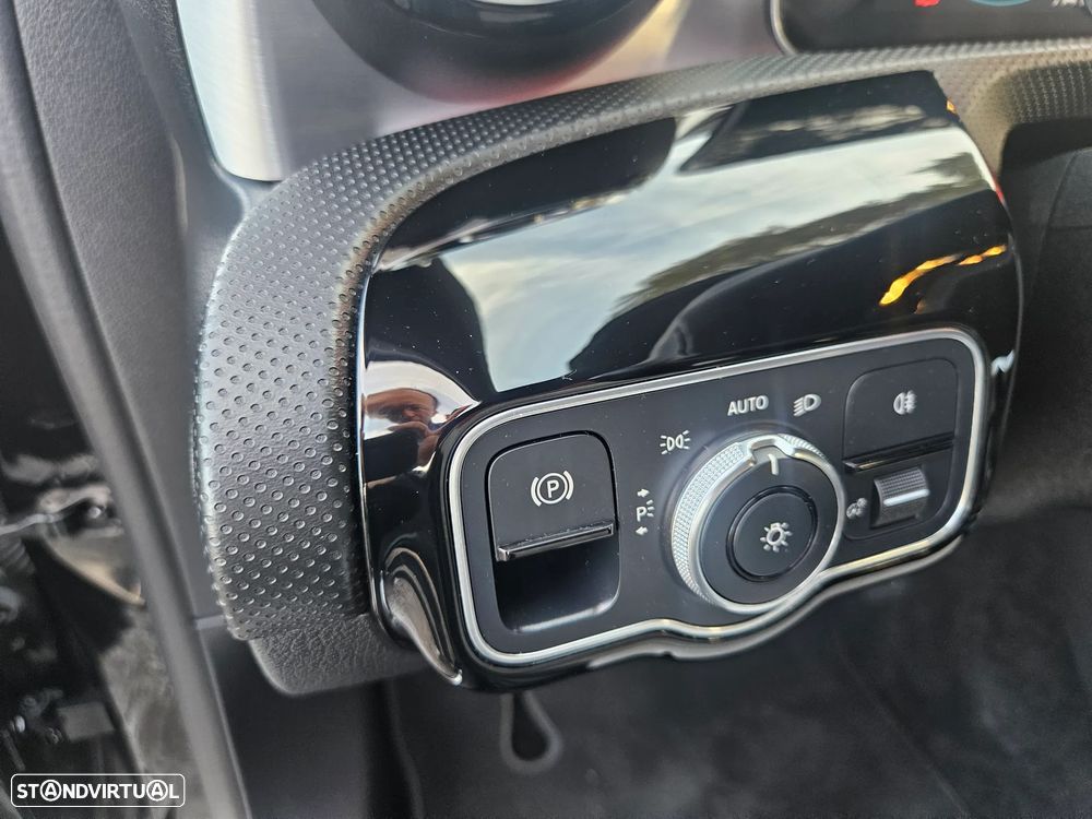 Mercedes-Benz A 200 AMG Line - 16