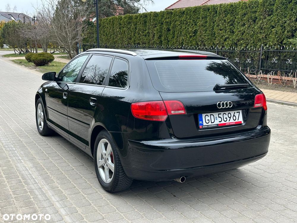 Audi A3 Sportback 1.6 Ambiente - 4